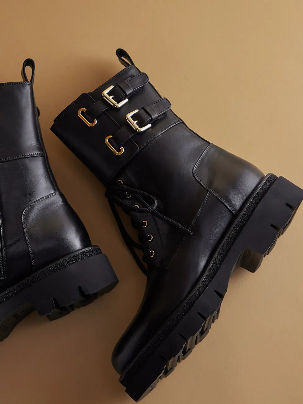 Mannori – Schnürboots aus Kalbleder Schwarz
