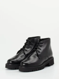Mannori – Schnürboots aus Lammleder Schwarz