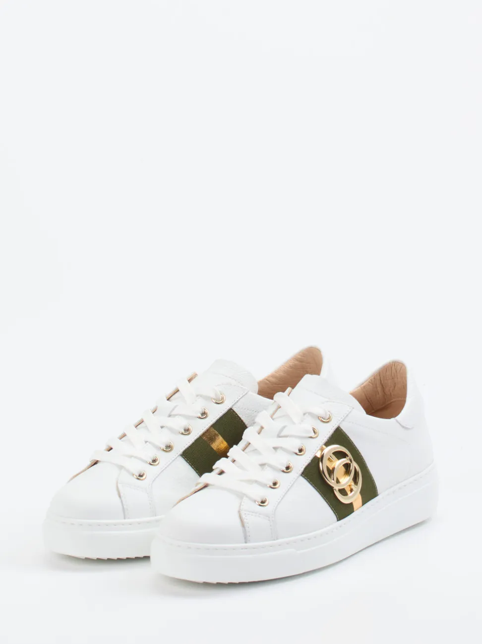Mannori – Sneaker aus Kalbleder in Weiß mit Goldakzenten