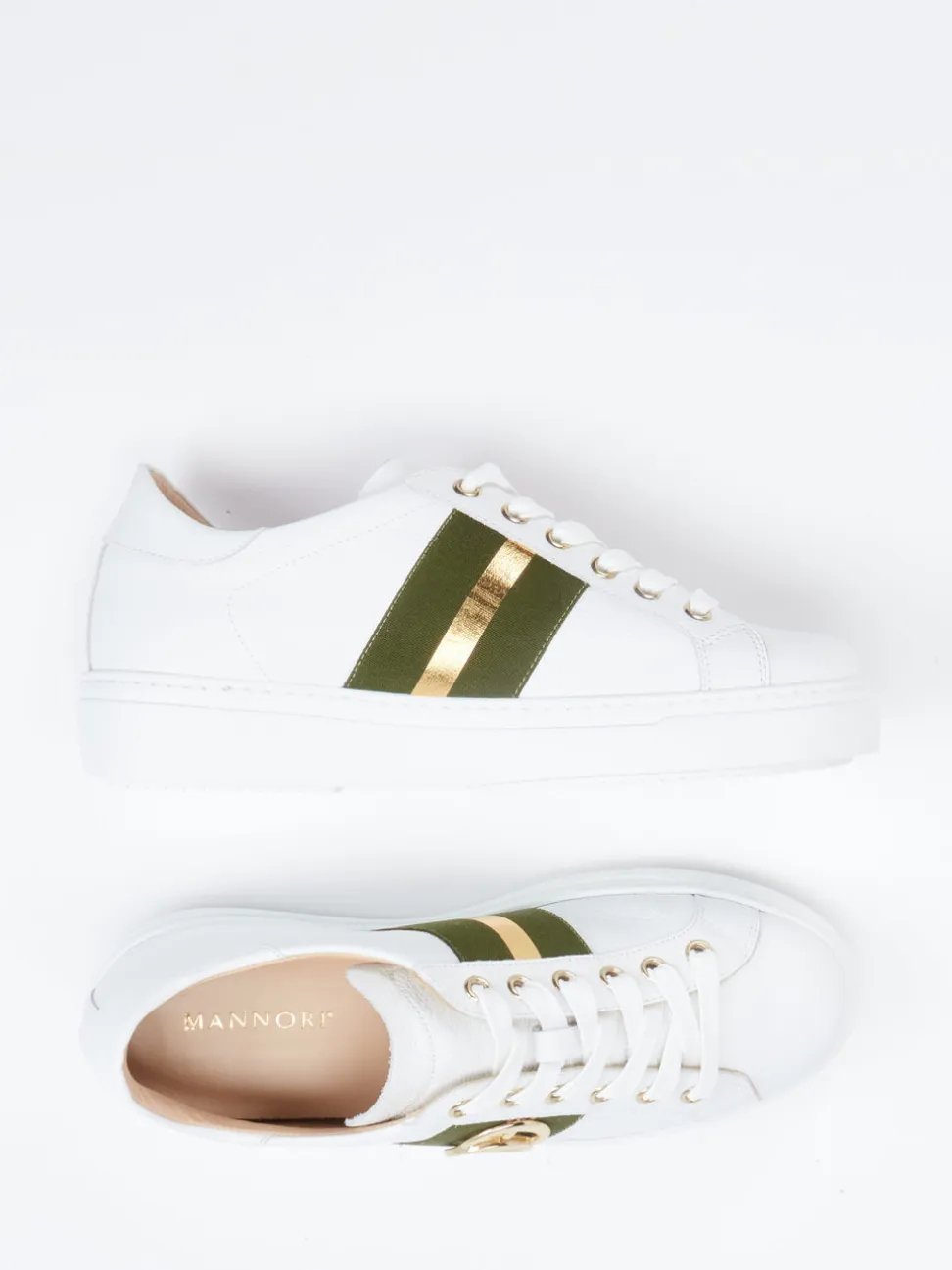 Mannori – Sneaker aus Kalbleder in Weiß mit Goldakzenten