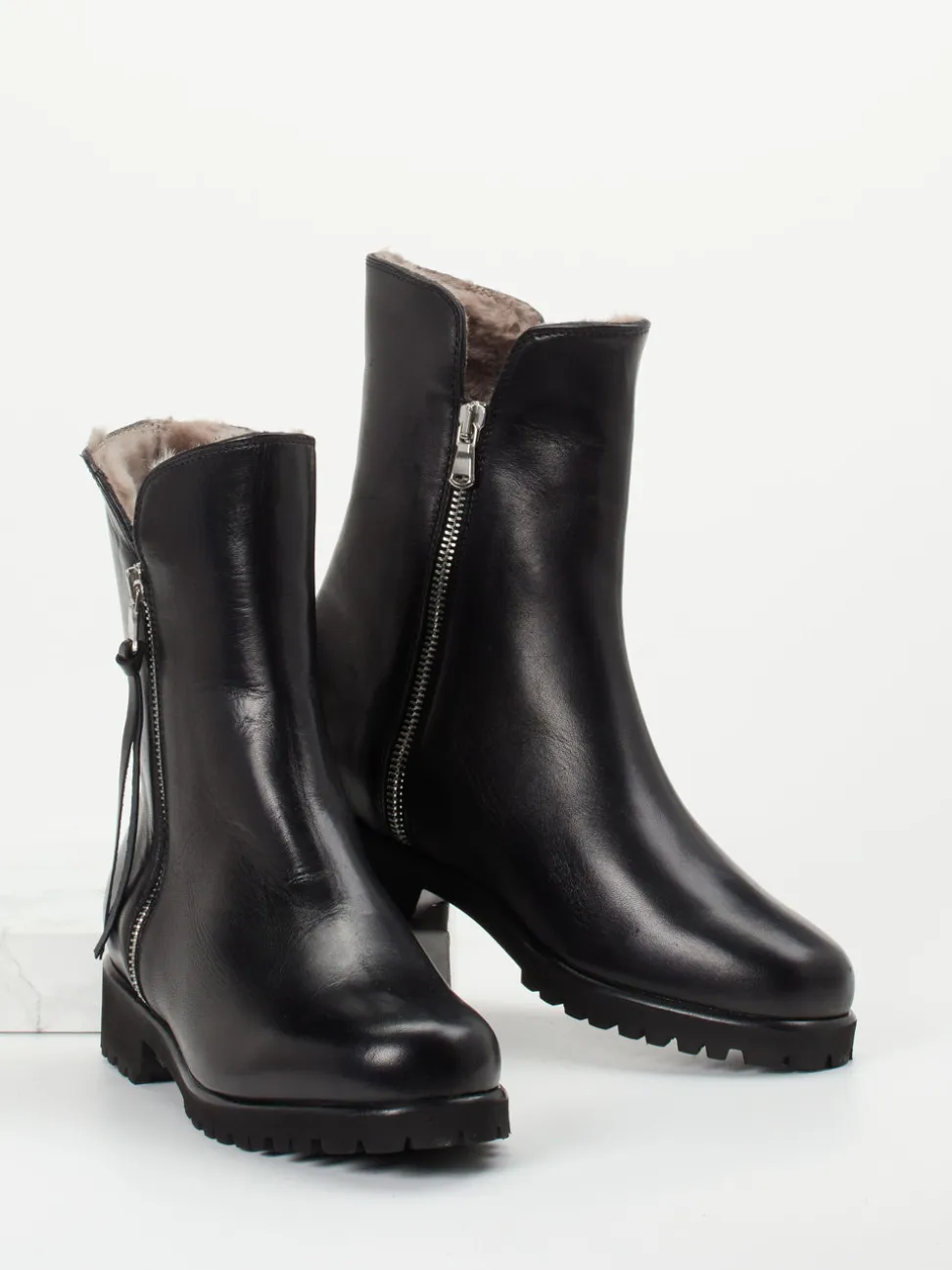 Mannori – Stiefelette aus Lammleder schwarz