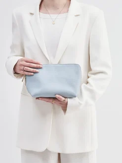 Marlon Firenze – Kosmetiktasche aus Kalbleder Hellblau