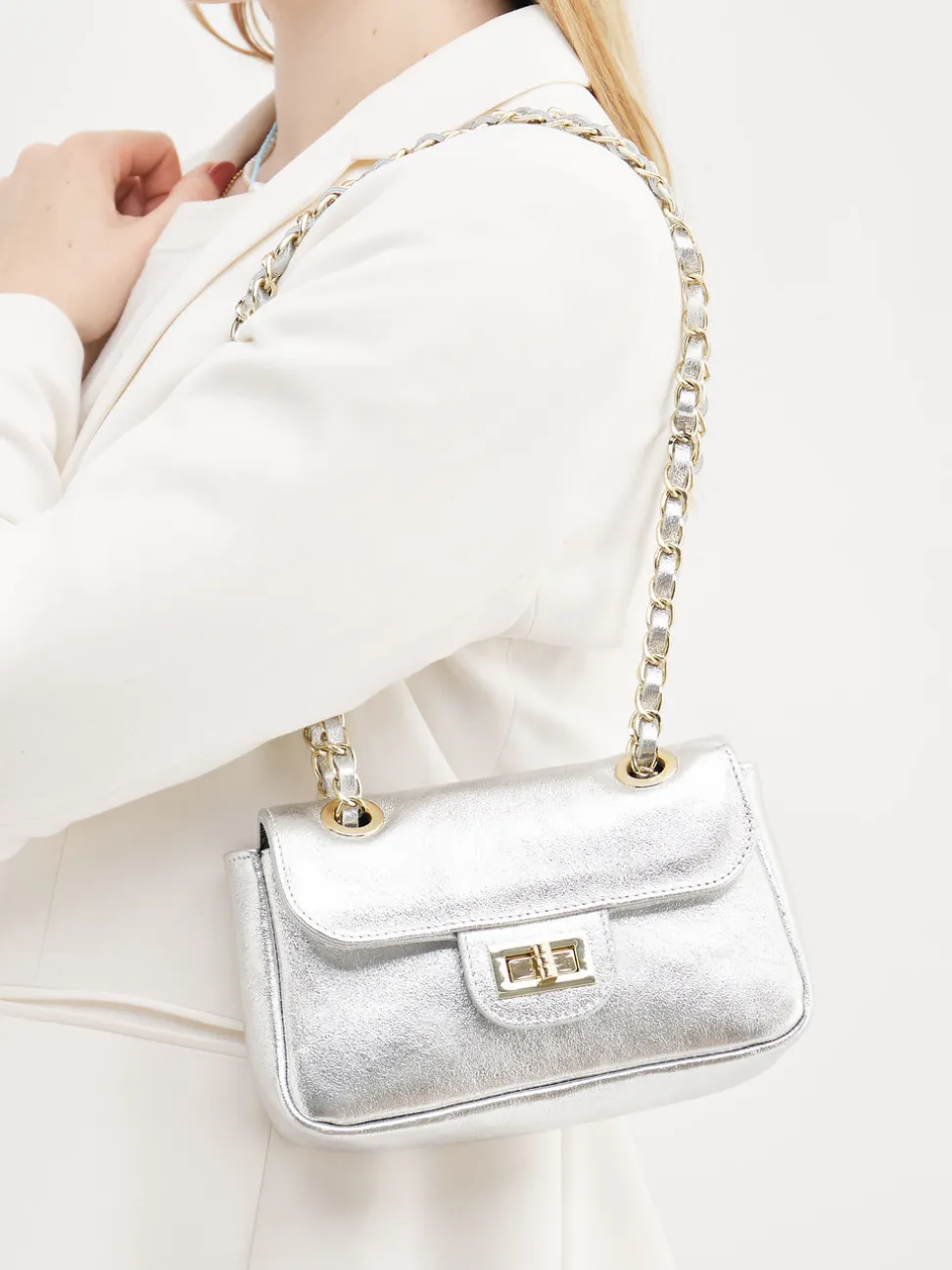Marlon Firenze – Schultertasche aus Metallicleder Silber