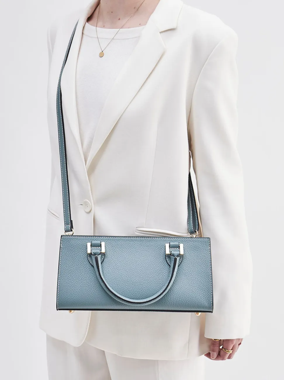 Marlon Firenze – Schultertasche aus Kalbleder Blaugrau