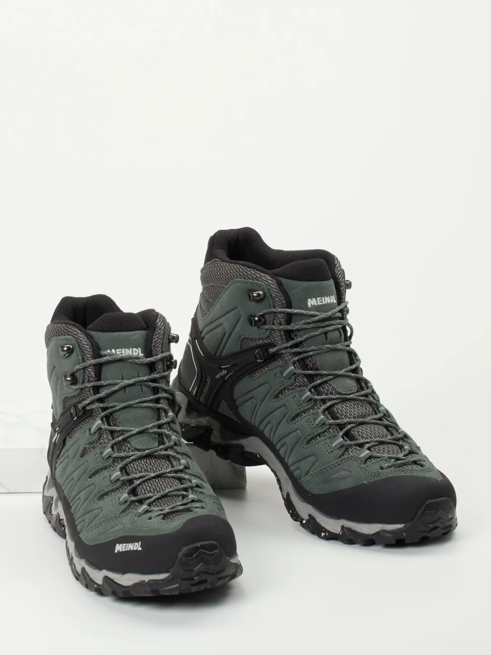 Meindl – Wanderschuhe aus Veloursleder und Mesh grün