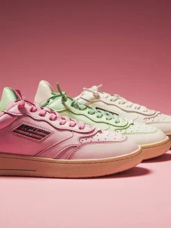 MRP – Sneaker aus Kalbleder in Pastellgrün