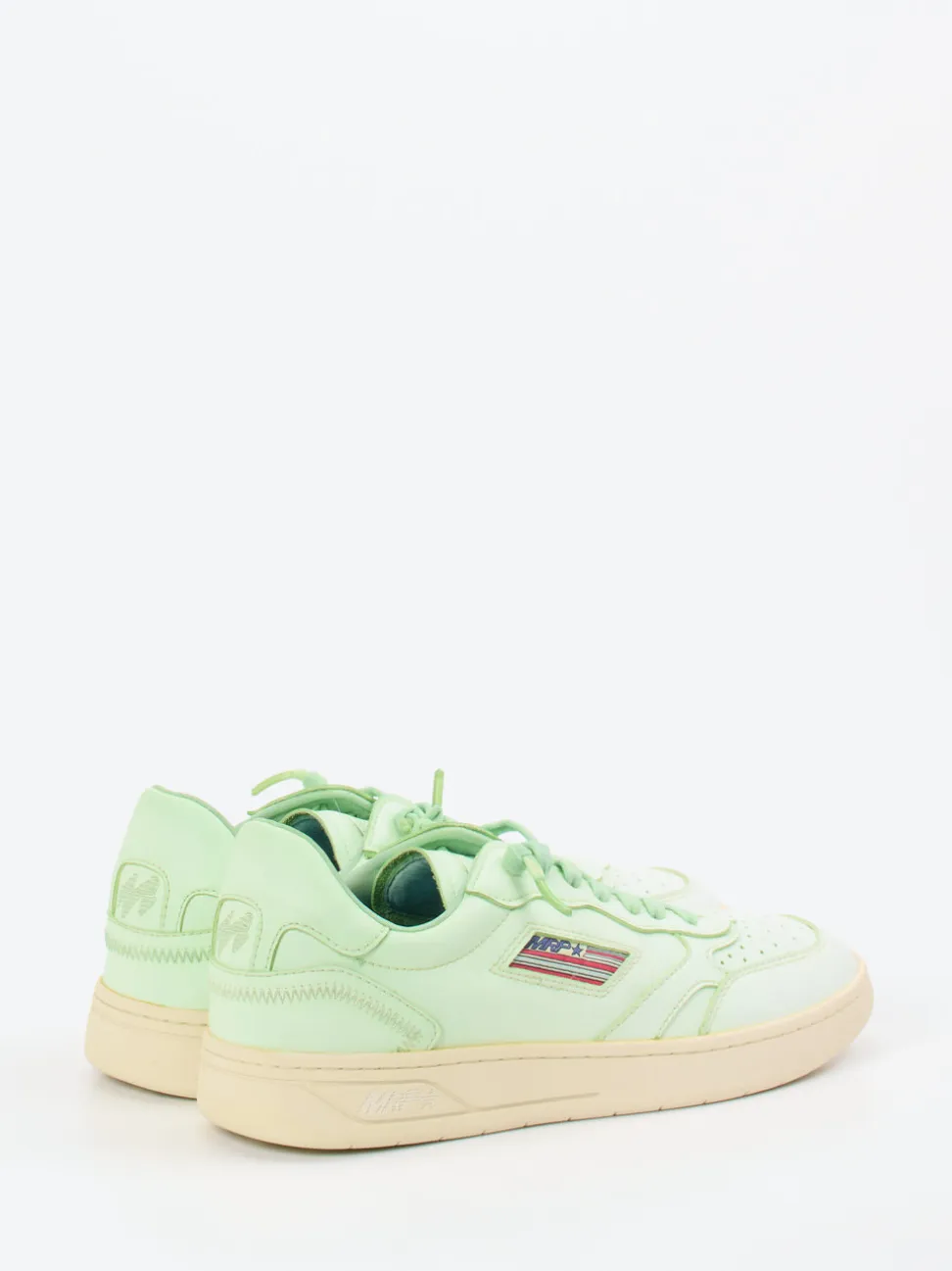MRP – Sneaker aus Kalbleder in Pastellgrün