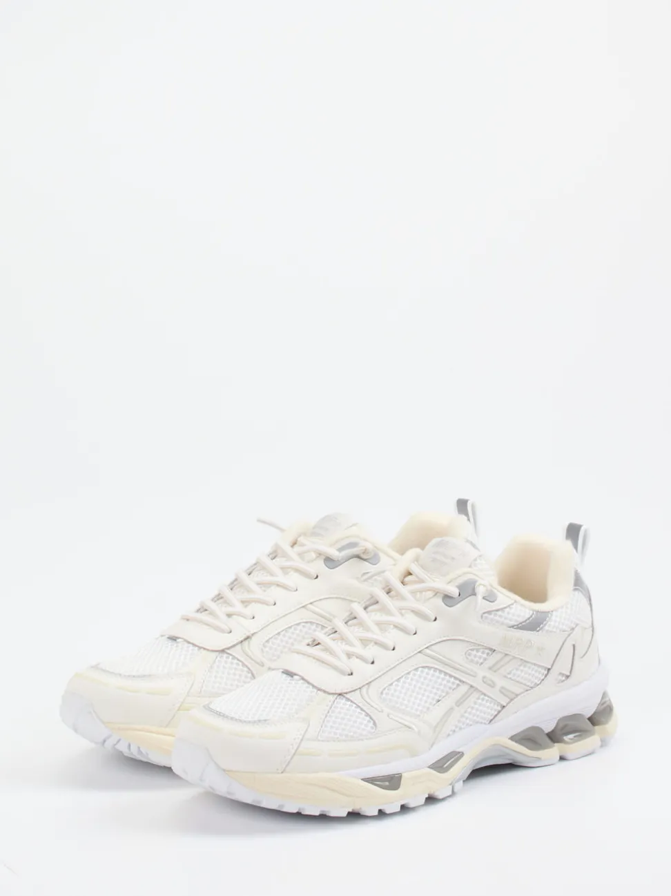 MRP – Sneaker aus Textil in Cremeweiß