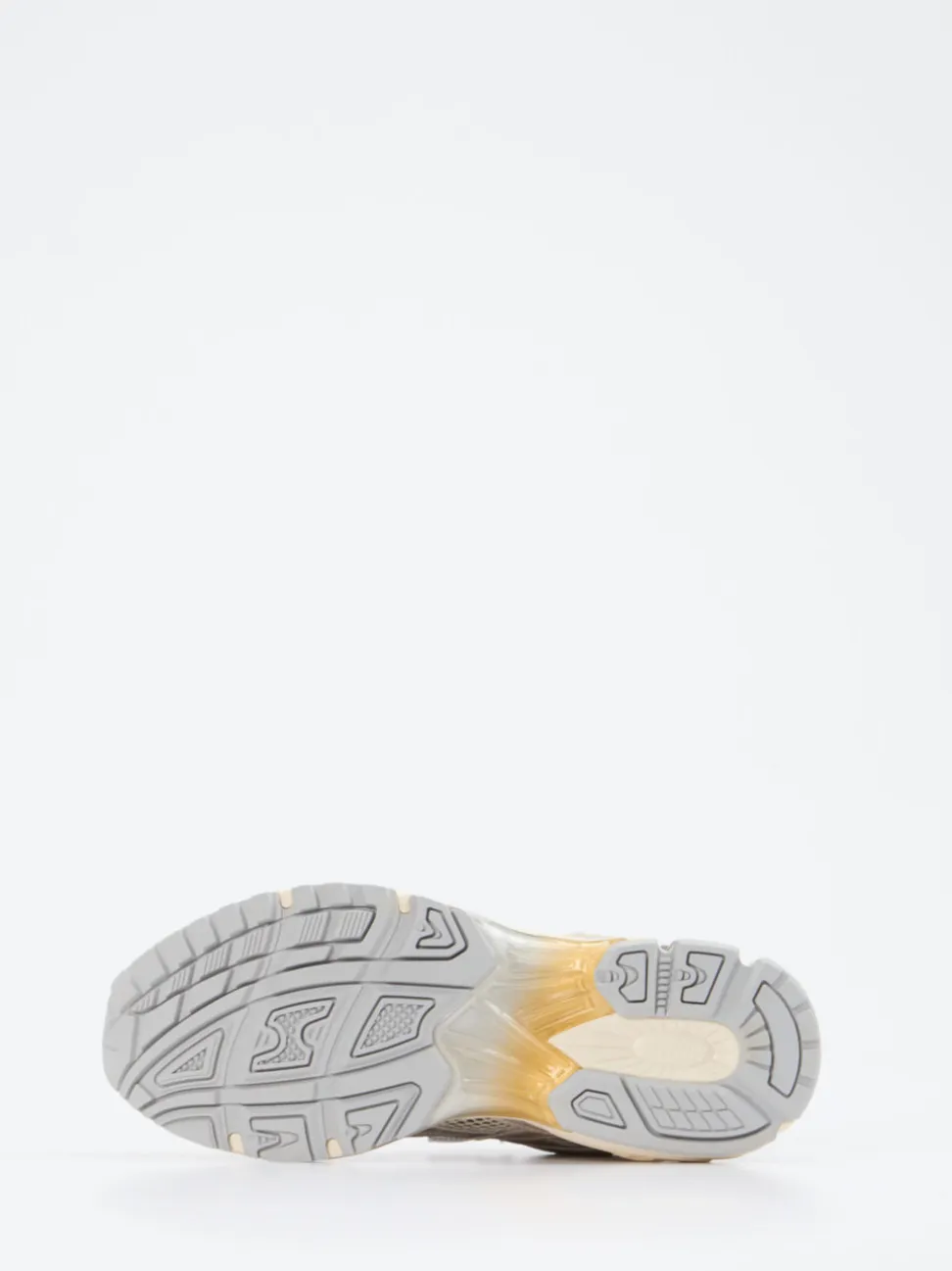 MRP – Sneaker aus Textil in Champagner-Metallic