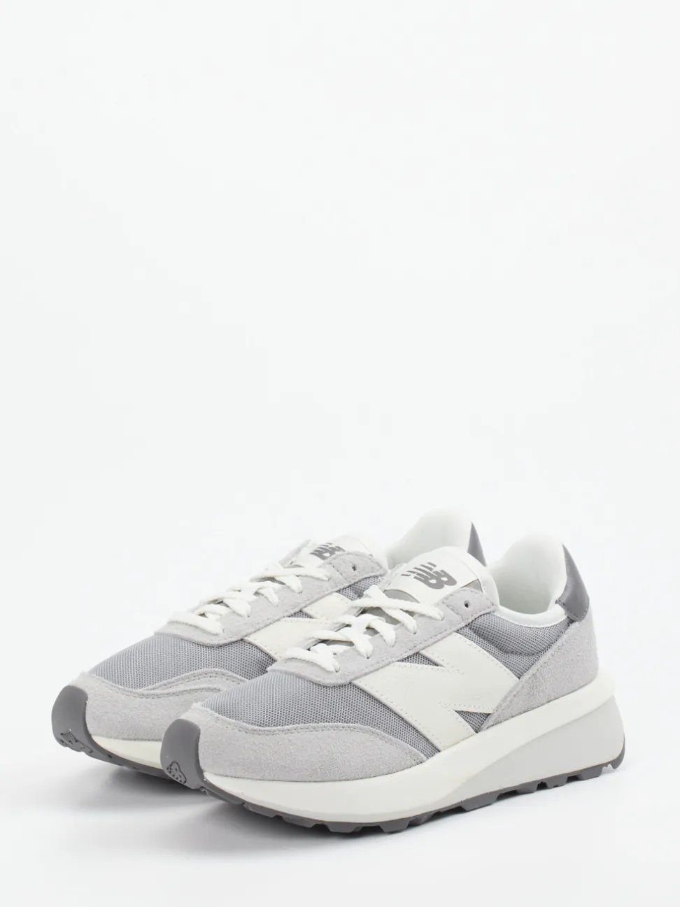 New Balance – Retro-Sneaker aus Textil in Grau