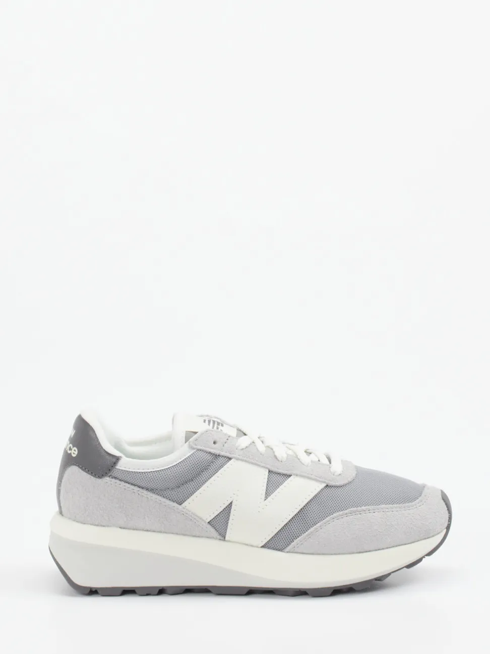 New Balance – Retro-Sneaker aus Textil in Grau