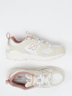 New Balance – Retro-Sneaker aus Textil und Veloursleder beige