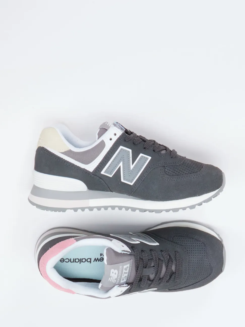 New Balance – Retro-Sneaker aus Veloursleder anthrazit