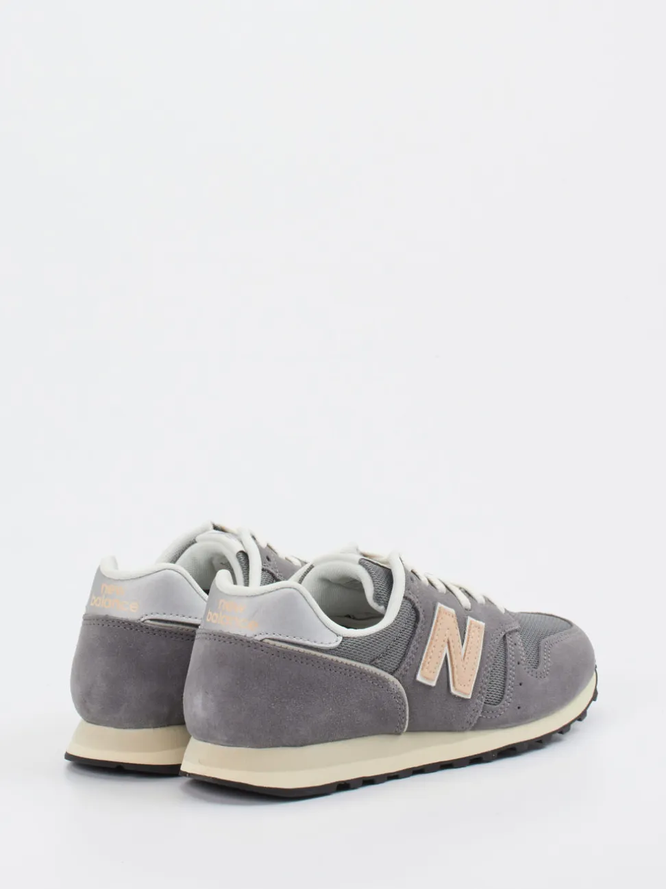 New Balance – Sneaker aus Textil und Veloursleder grau