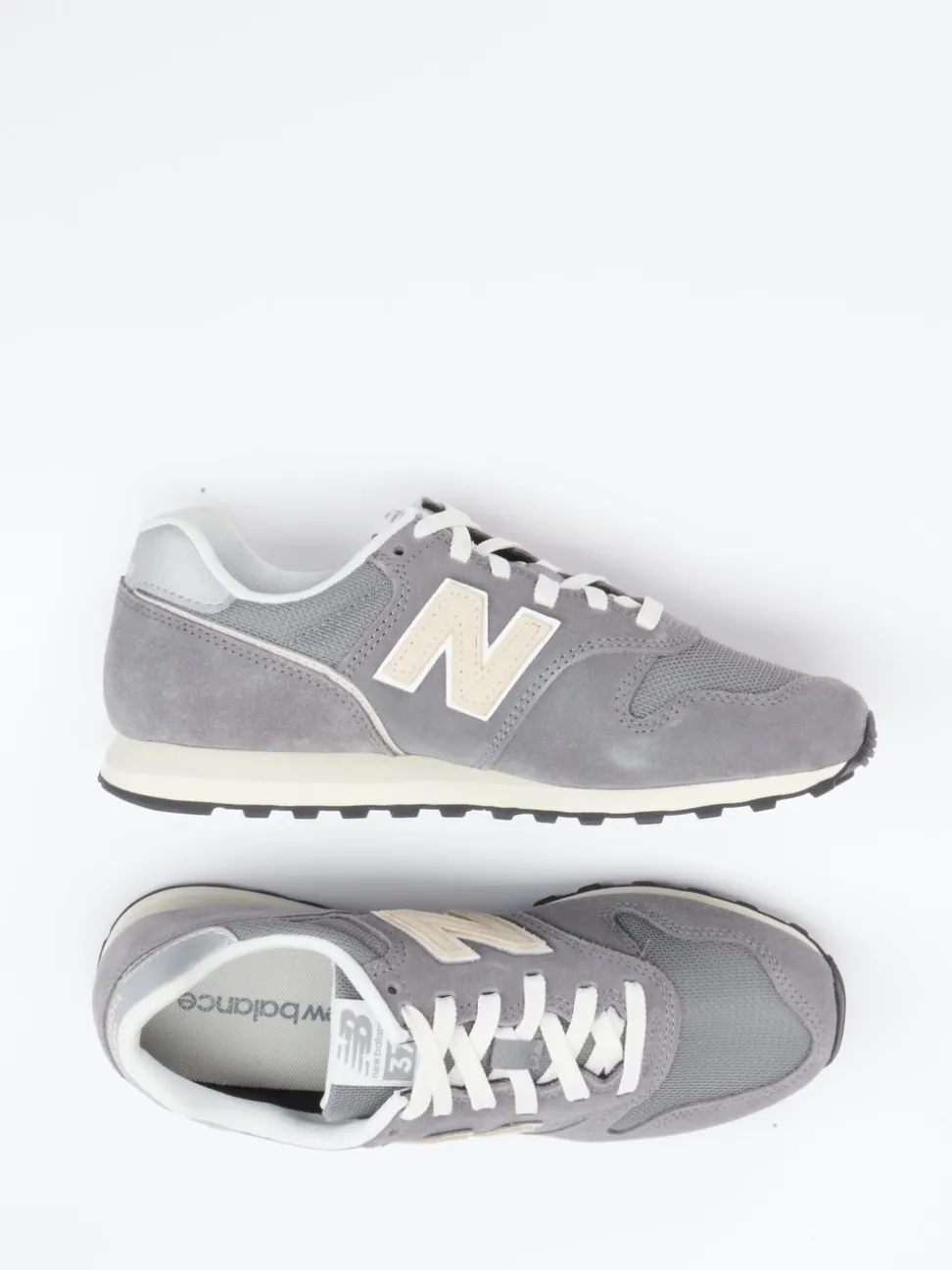 New Balance – Sneaker aus Textil und Veloursleder grau