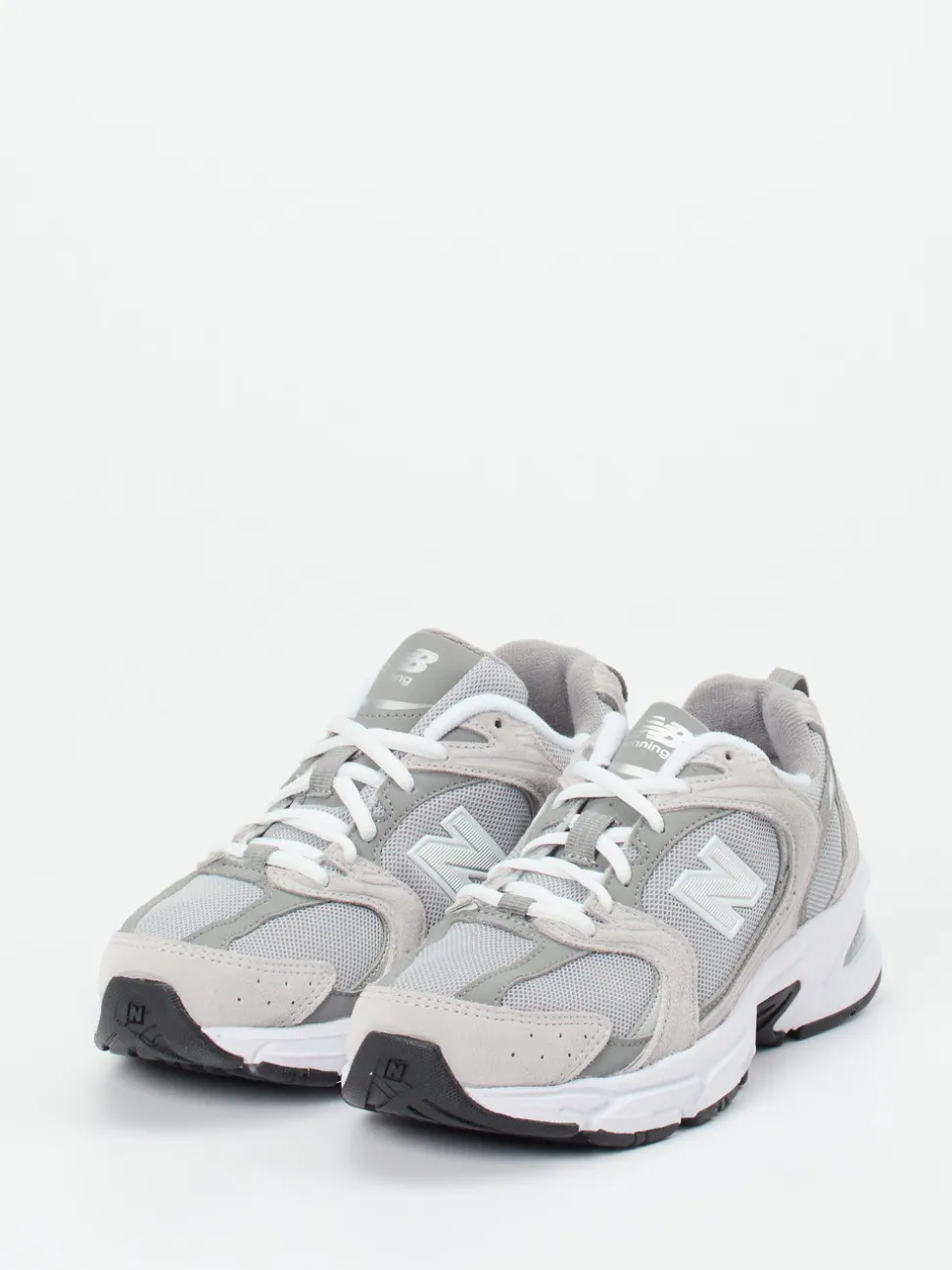 New Balance – Sneaker aus Mesh und Veloursleder grau