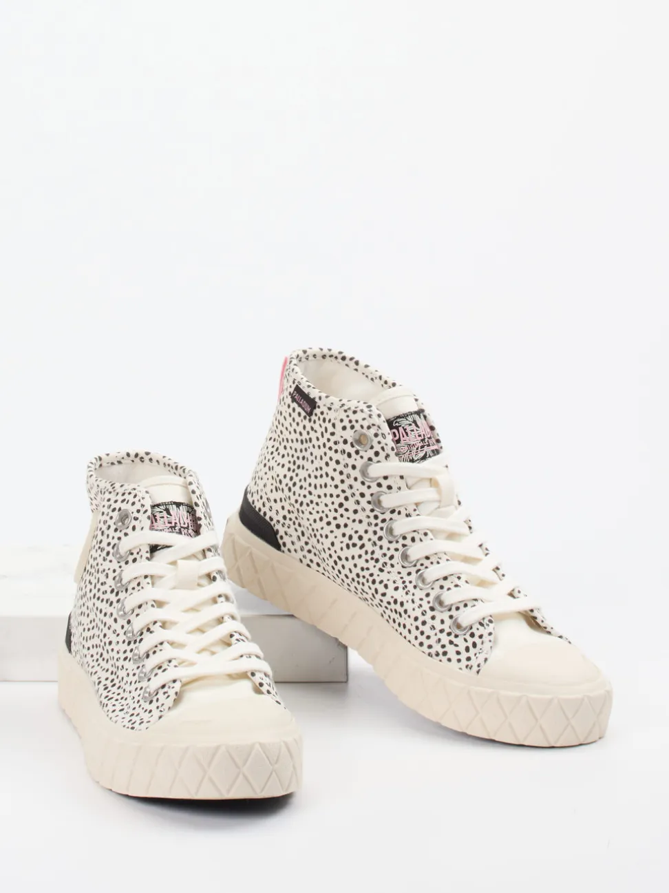 Palladium – High-Top Sneaker aus Textil im Dalmatiner-Look