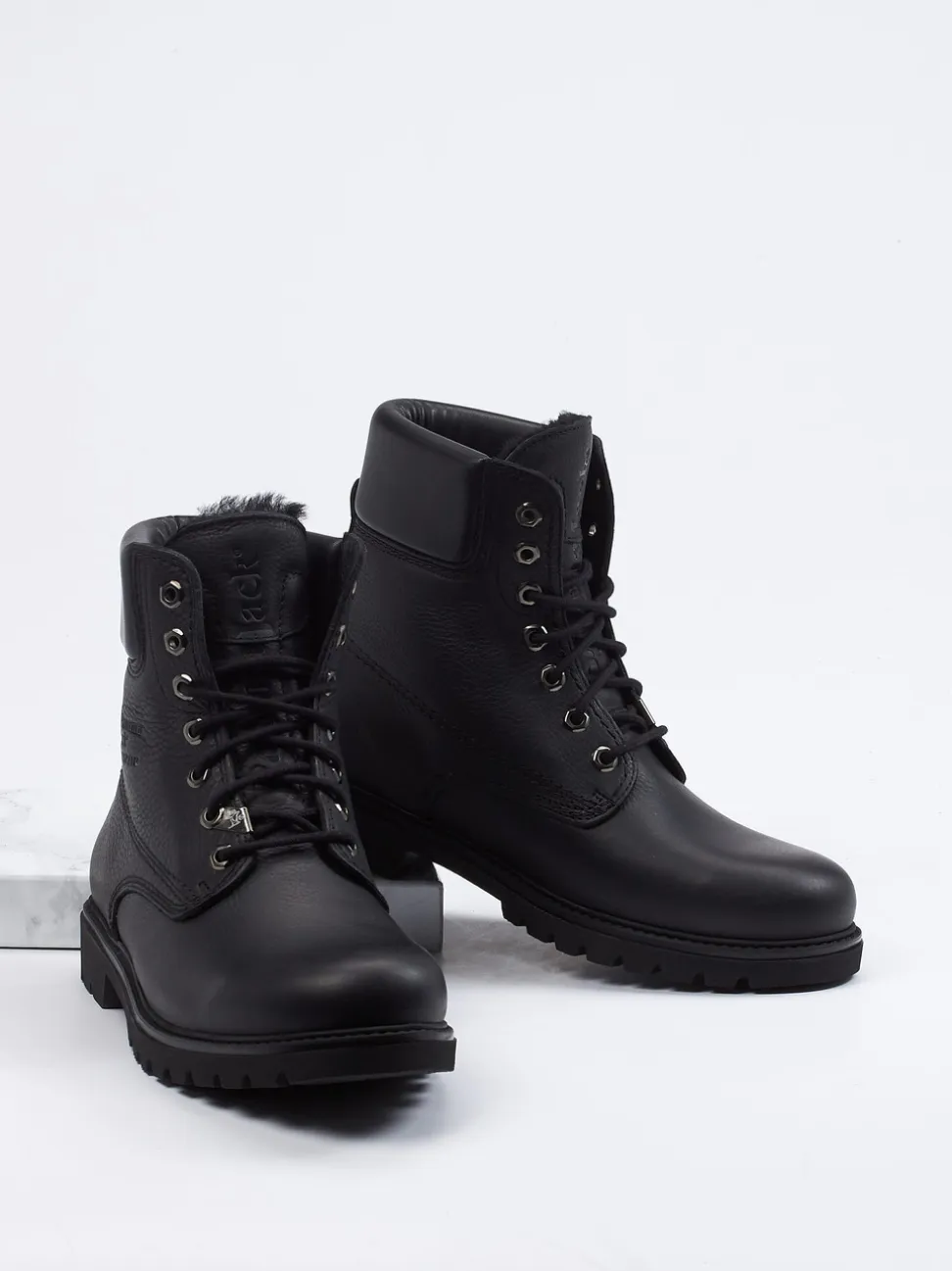 Panama Jack – Schnürboots aus Fettleder schwarz