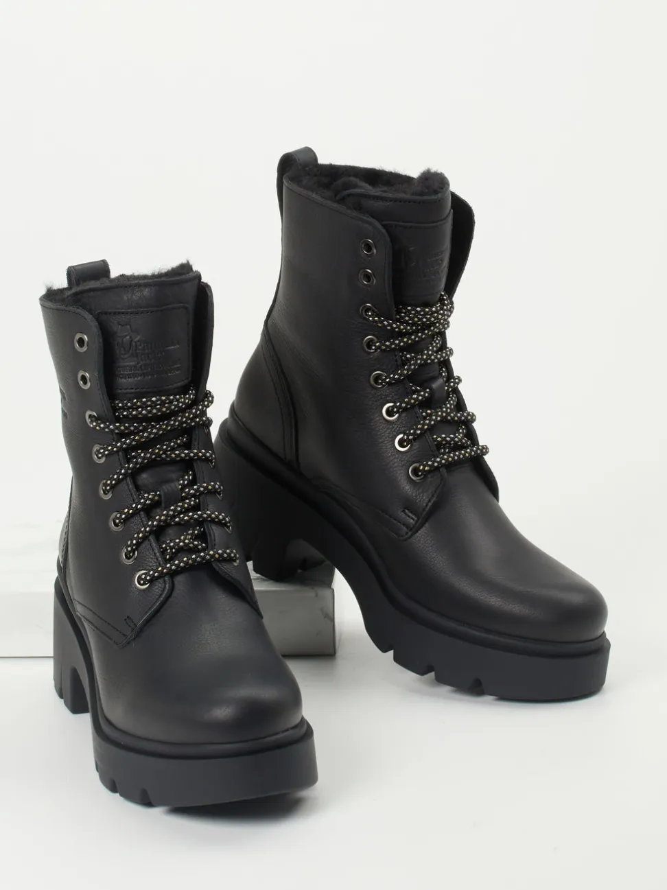 Panama Jack – Schnürstiefelette aus Lammleder schwarz