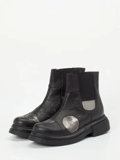 Papucei – Chelsea Boots aus Leder mit Metallic-Patches