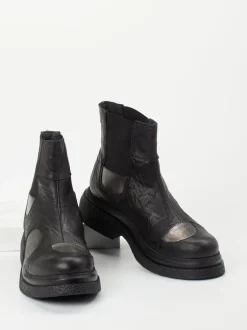 Papucei – Chelsea Boots aus Leder mit Metallic-Patches
