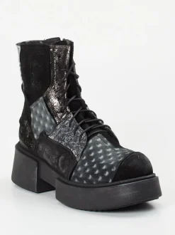 Papucei – Schnürstiefelette aus Veloursleder Schwarz