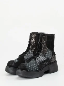Papucei – Schnürstiefelette aus Veloursleder Schwarz