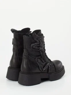 Papucei – Schnürstiefelette aus Kalbleder Schwarz