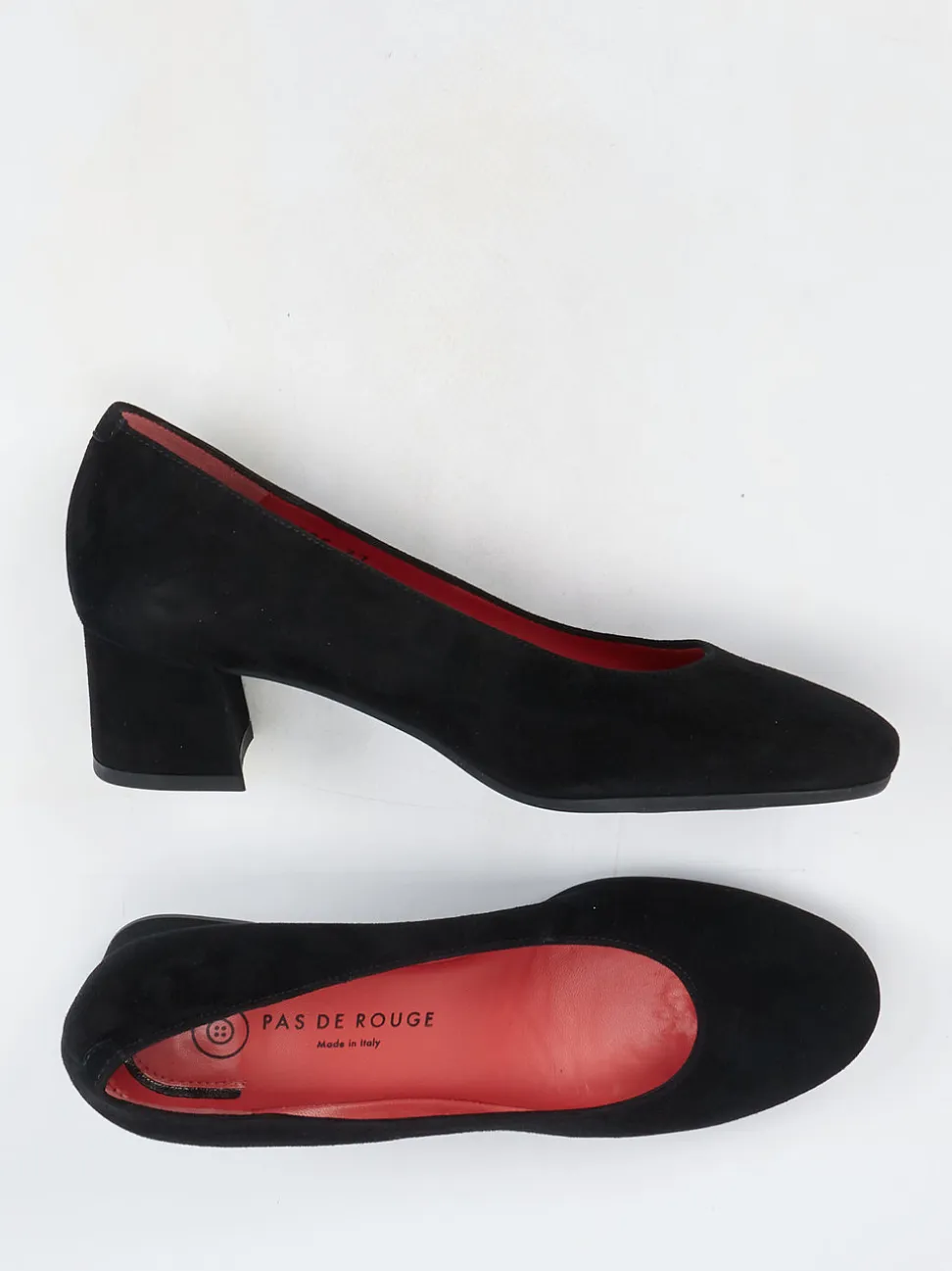 Pas de Rouge – Pumps aus Veloursleder Schwarz