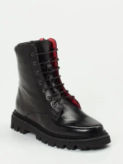 Pas de Rouge – Schnürboots aus Lammleder Schwarz