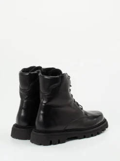 Pas de Rouge – Schnürboots aus Lammleder Schwarz