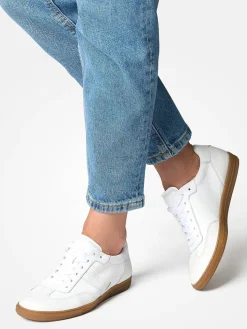 Paul Green – Sneaker aus Lackleder in Weiß