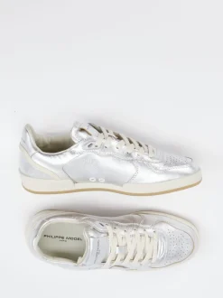 Philippe Model – Sneaker aus Metallicleder Silber