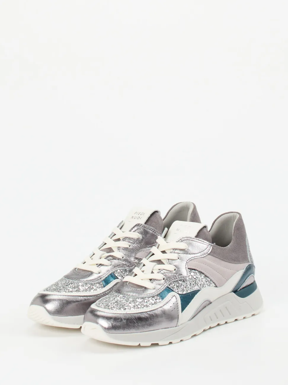 Piedi Nudi – Chunky Sneaker aus Metallicleder silber