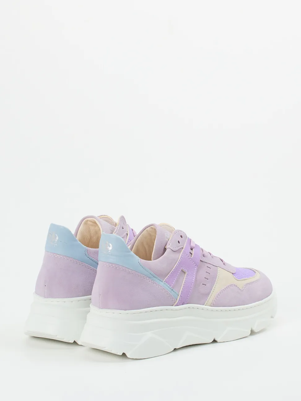 Piedi Nudi – Sneaker aus Veloursleder in Flieder
