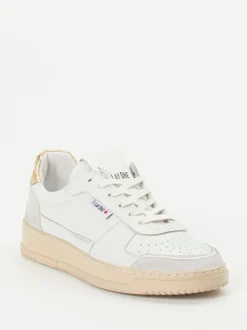 Play One – Sneaker aus Kalbleder mit Goldakzent