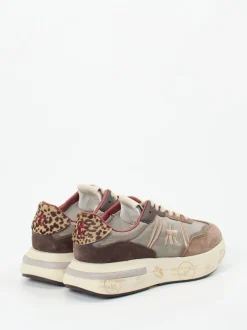 Premiata – Chunky Sneaker aus Veloursleder taupe