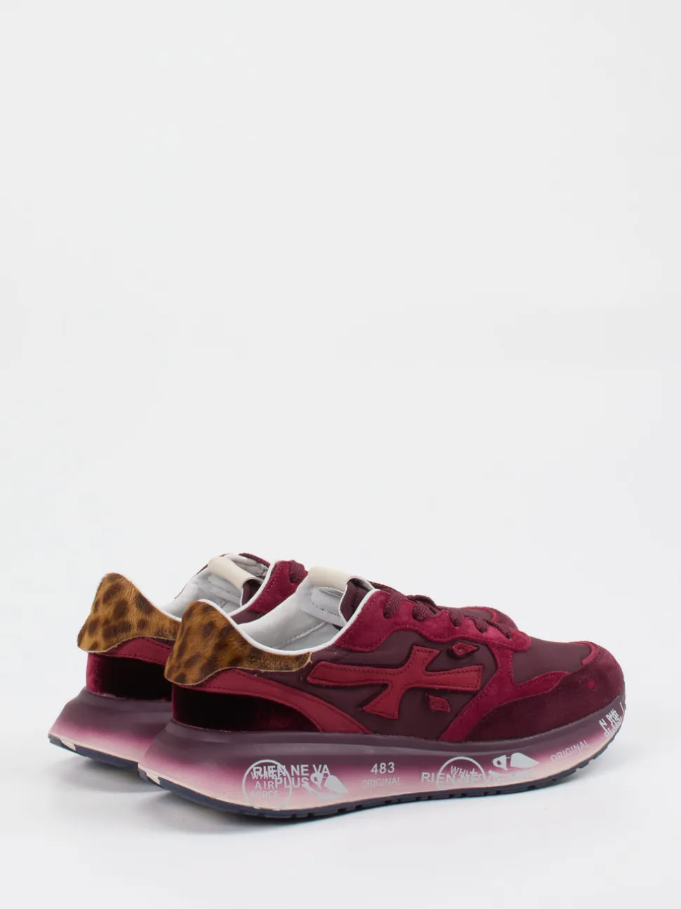 Premiata – Sneaker aus Veloursleder in Burgunderrot