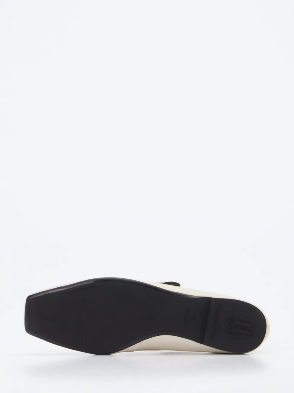 Pretty Ballerinas – Mary Jane Flats aus Glattleder Cremeweiß