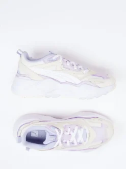 Puma – Chunky Sneaker aus Veloursleder cremeweiß
