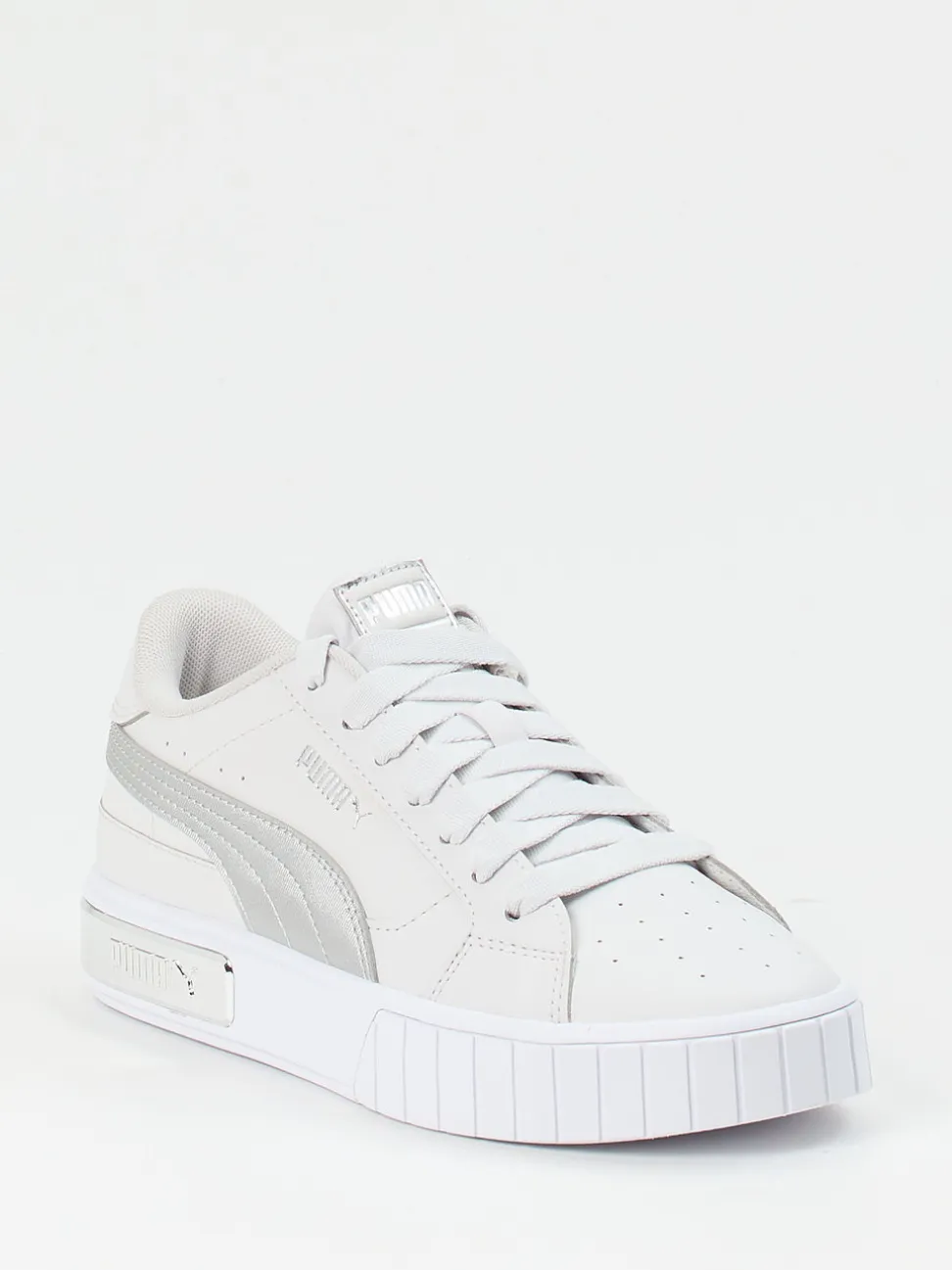 Puma – Low-Top-Sneaker aus Leder mit Silberdetail