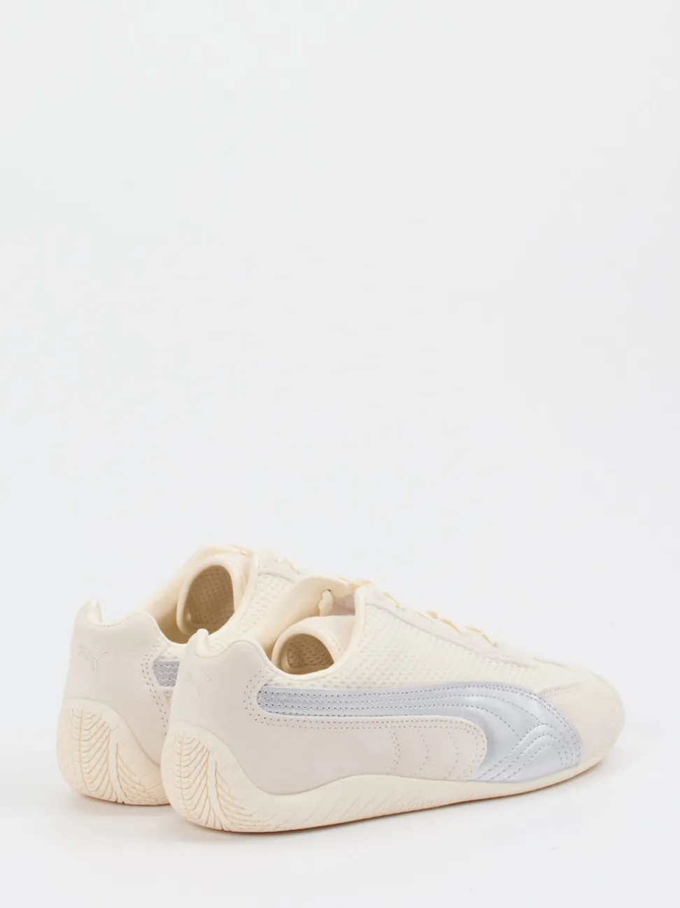 Puma – Sneaker aus Veloursleder und Mesh cremeweiß