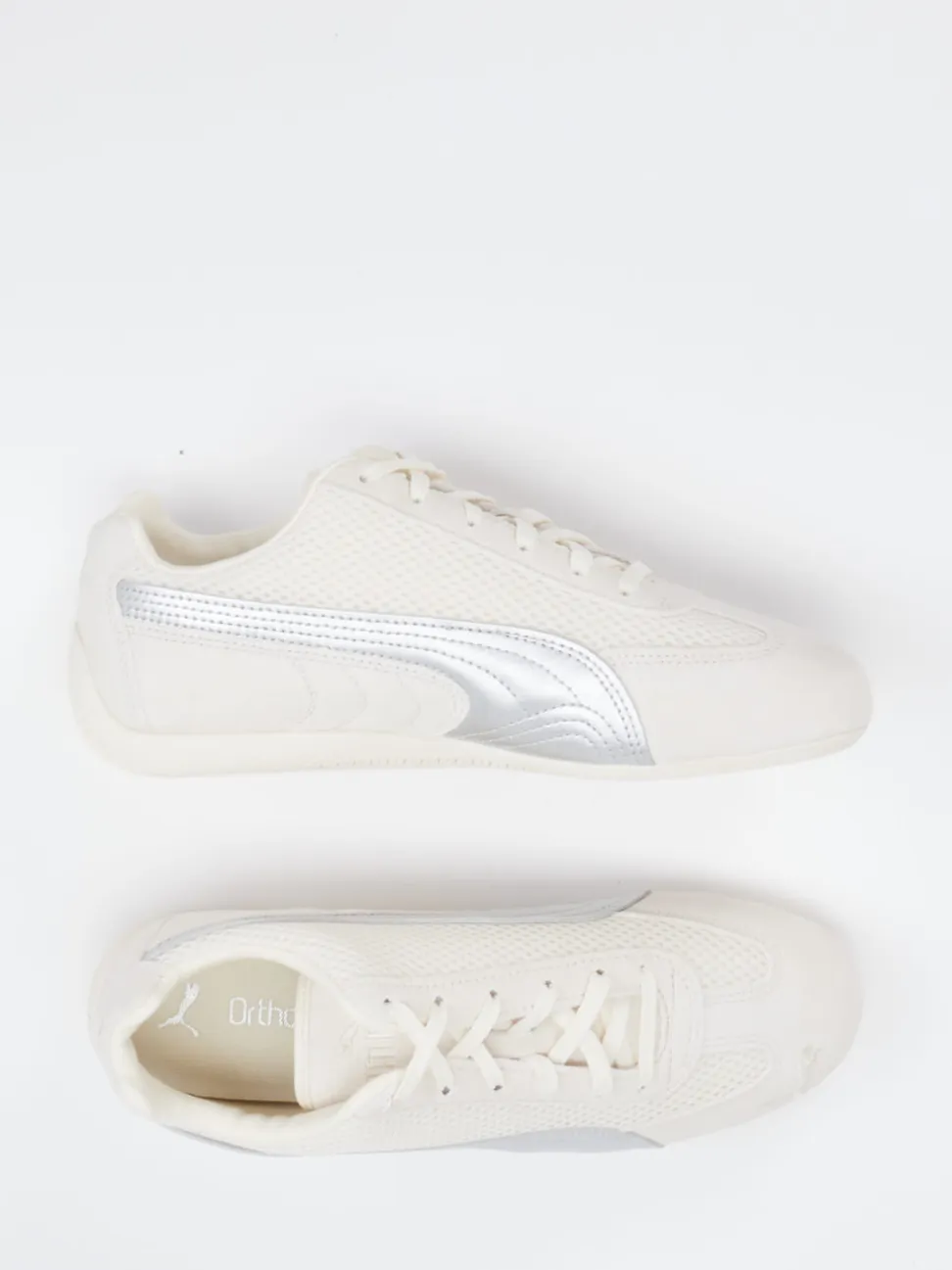 Puma – Sneaker aus Veloursleder und Mesh cremeweiß