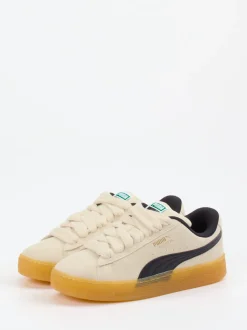 Puma – Sneaker aus Veloursleder in Cremeweiß