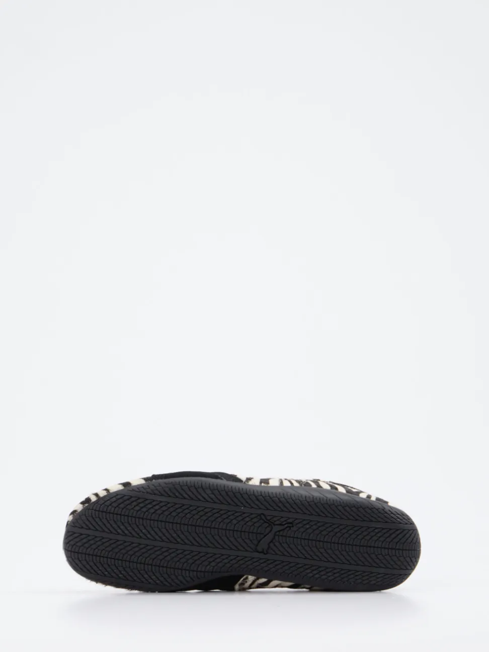 Puma – Sneaker aus Veloursleder und Fellstruktur schwarz