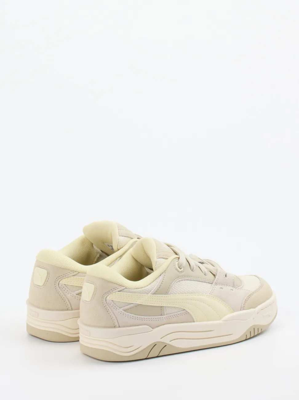 Puma – Sneaker aus Veloursleder Beige