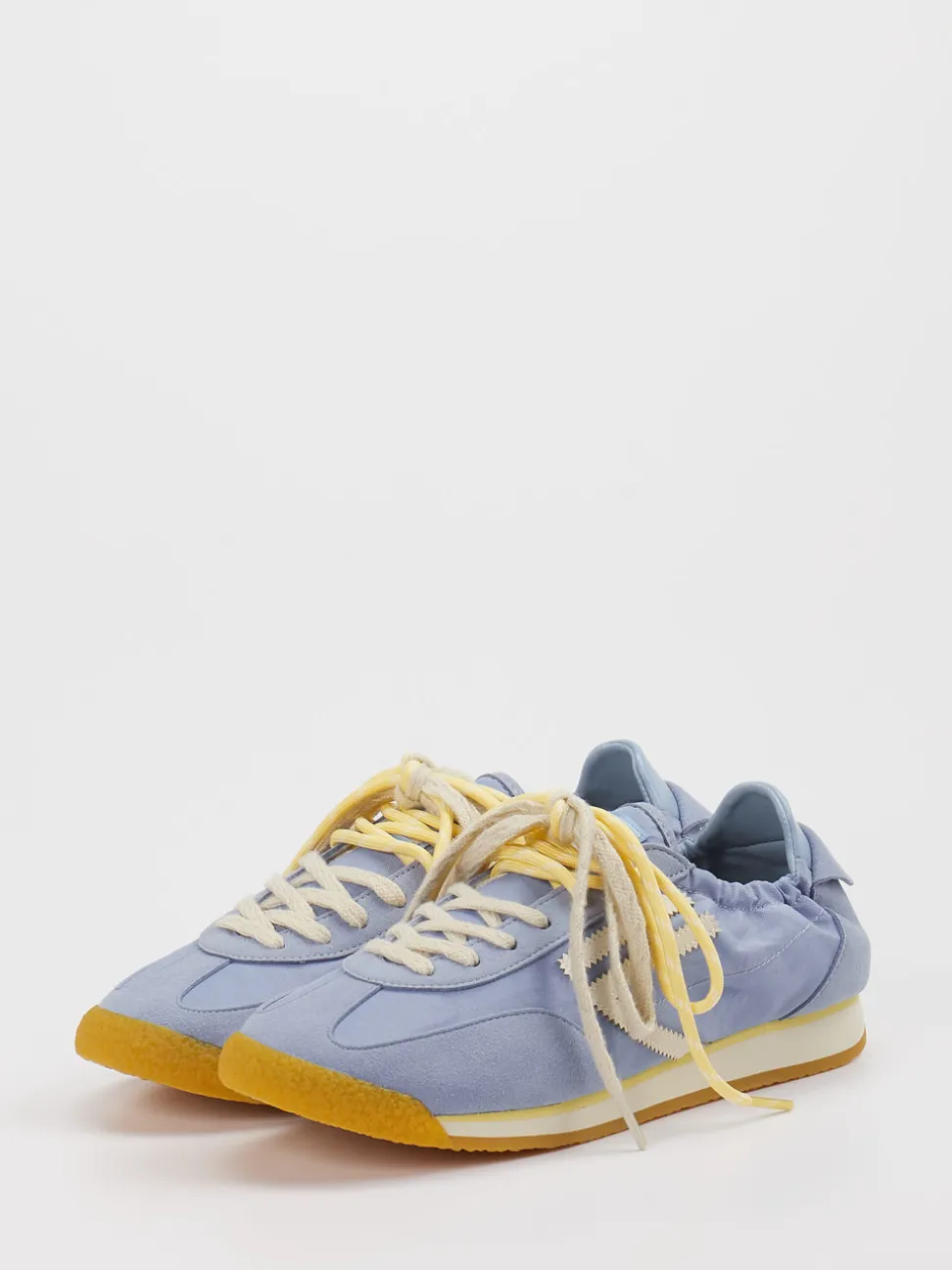 Puraai – Sneaker aus Velour und Textil Hellblau
