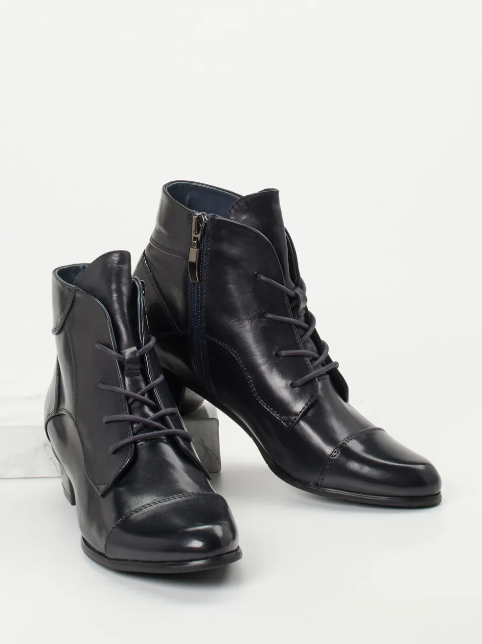 Ralph Harrison – Schnürstiefelette aus Kalbleder Blau