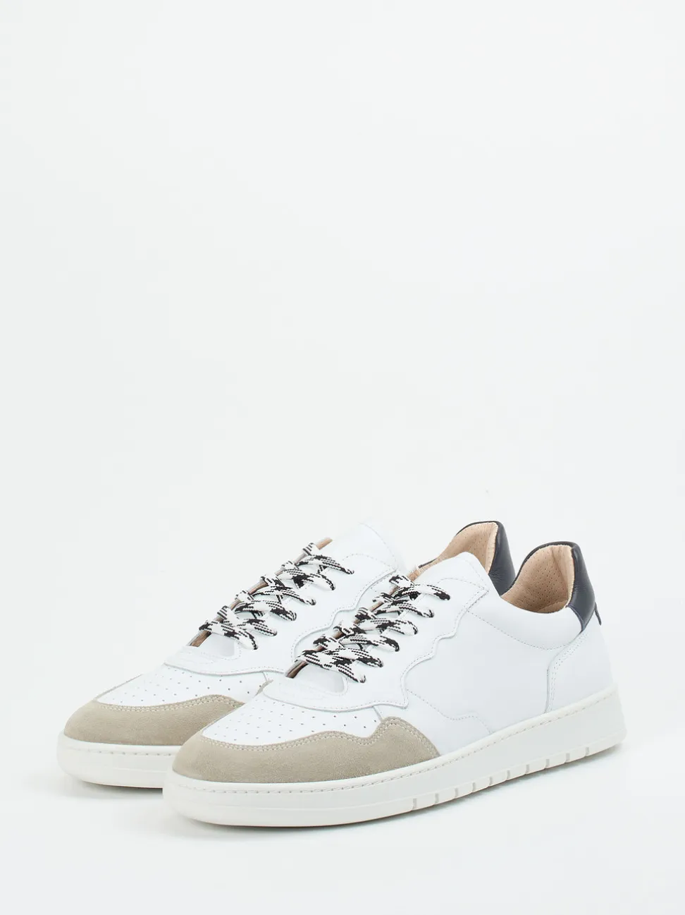 Ralph Harrison – Sneaker aus Kalbleder in Weiß