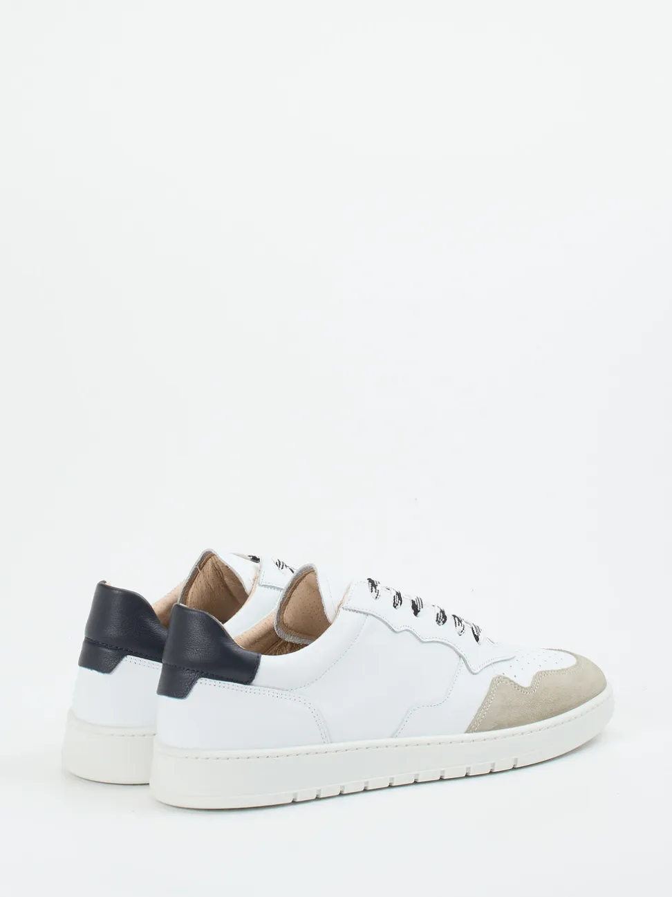 Ralph Harrison – Sneaker aus Kalbleder in Weiß